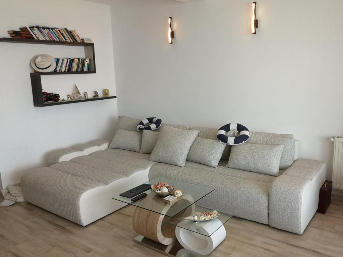 Velvet Residence Navodari Luaran gambar