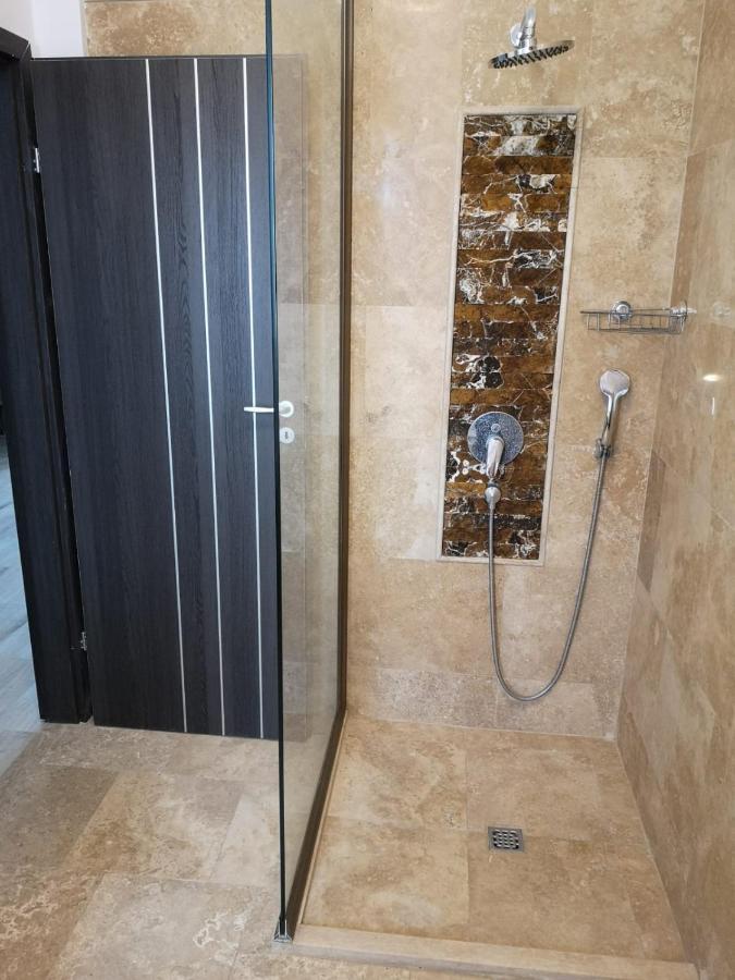 Velvet Residence Navodari Luaran gambar